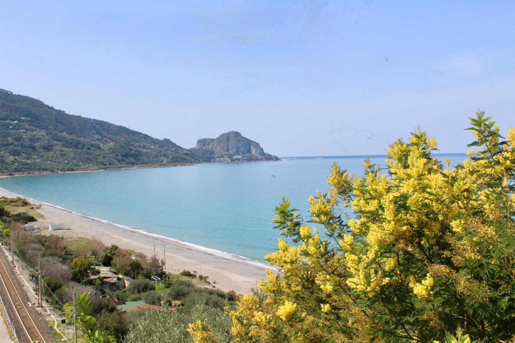 Seaside Oasis Apartment Cefalu Bagian luar foto