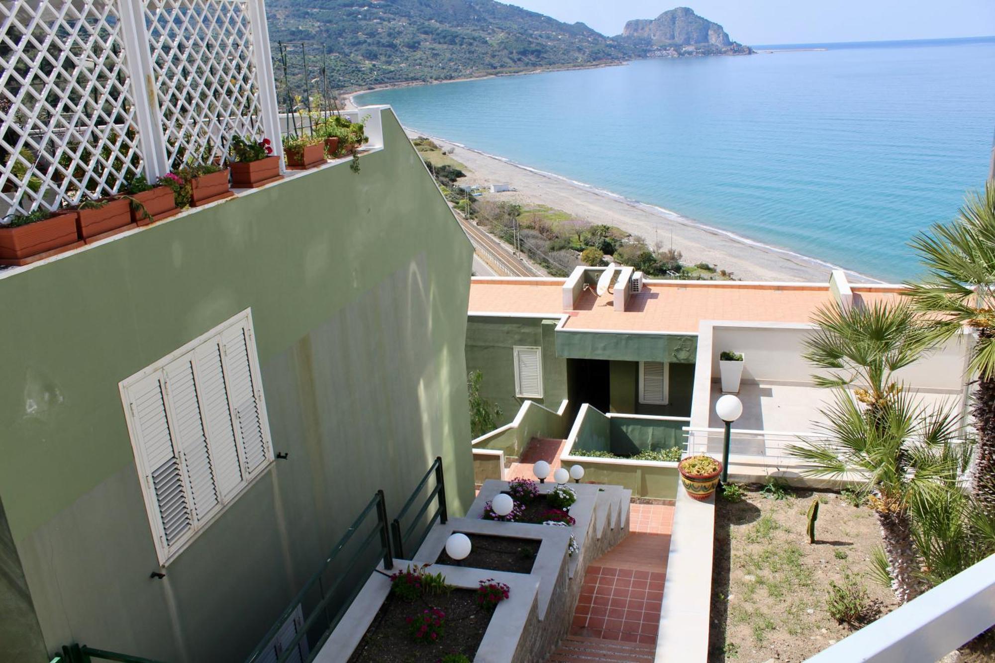 Seaside Oasis Apartment Cefalu Bagian luar foto