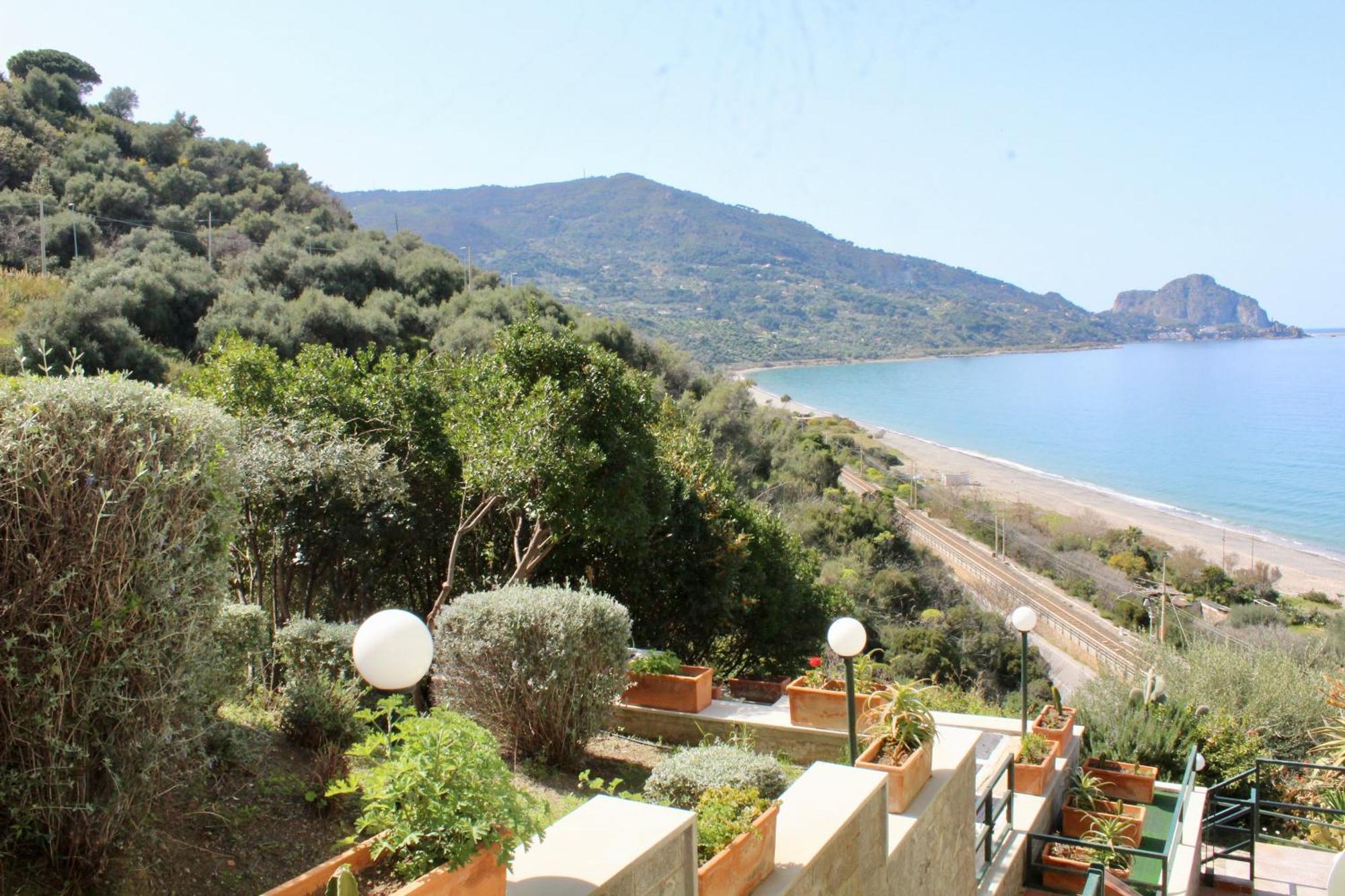 Seaside Oasis Apartment Cefalu Bagian luar foto